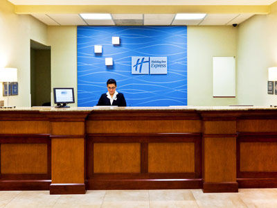 Hotel Express&suites Aeropuerto, An Ihg